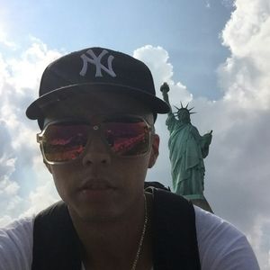 Meet your Posher, Rivera